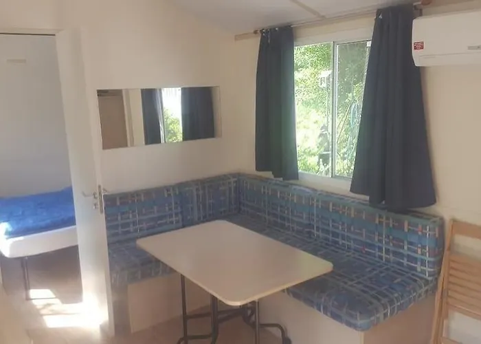 Camping Village Riviera ホテル Garlate